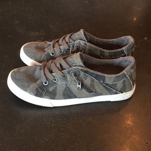 Blowfish camo slip-ons